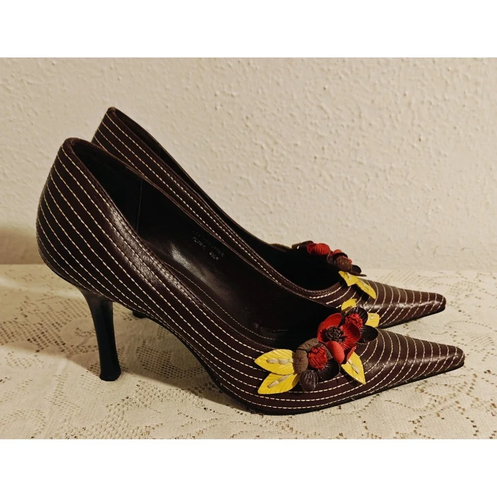 Two Lips Heels Pointy Toe 3D Floral Leather Upper 3.5